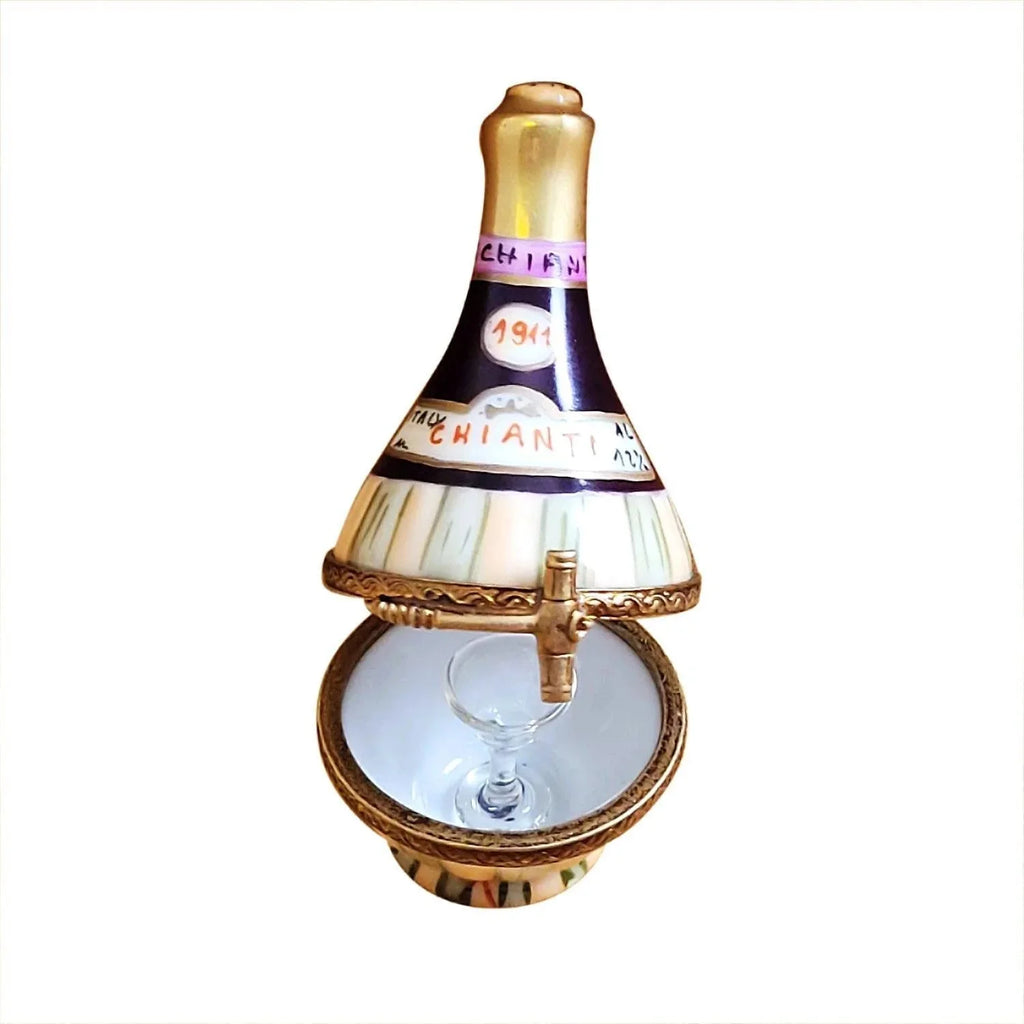 Porcelain Figurine with Removable Wine Glass O81205