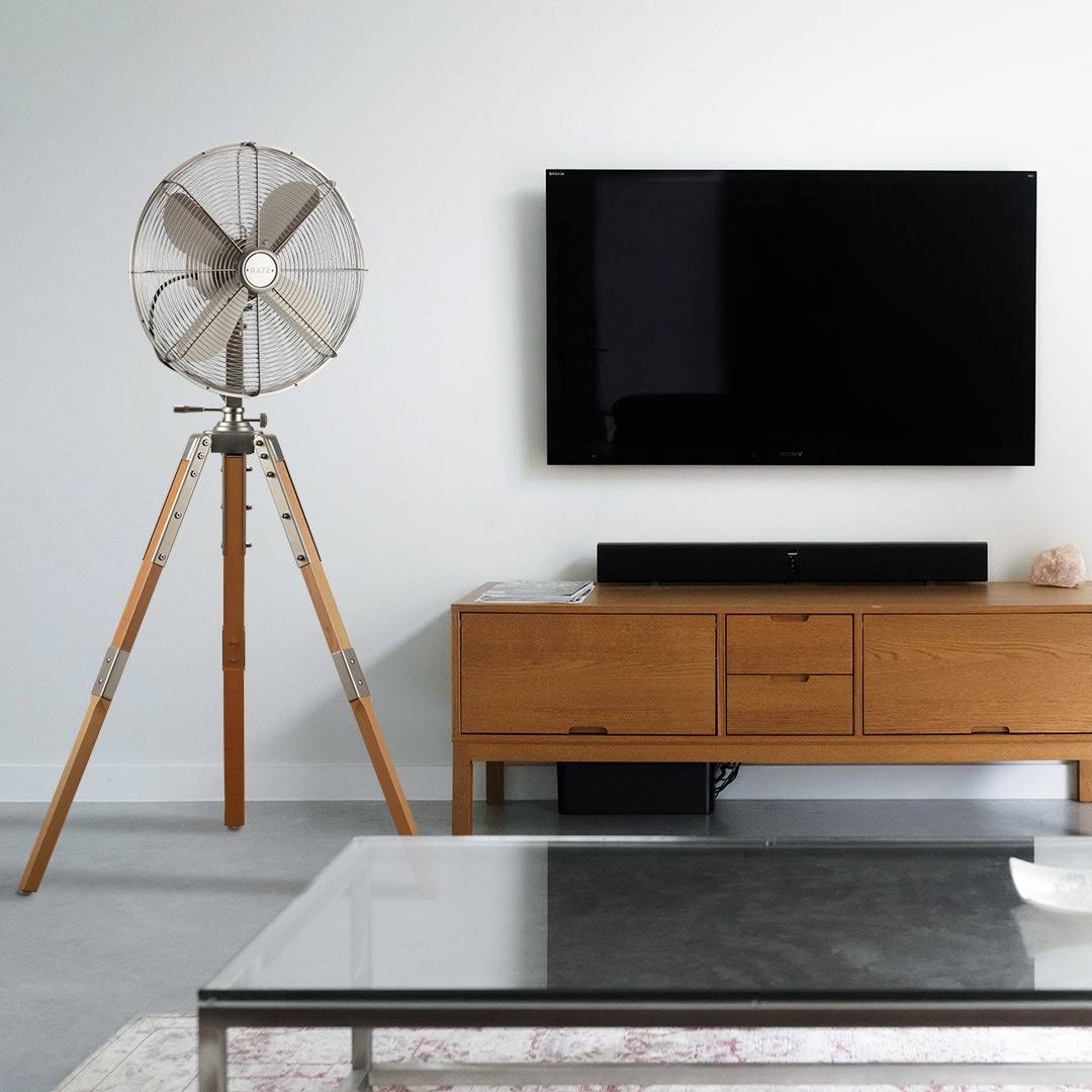 Black Oscillating Floor Fan Q2140