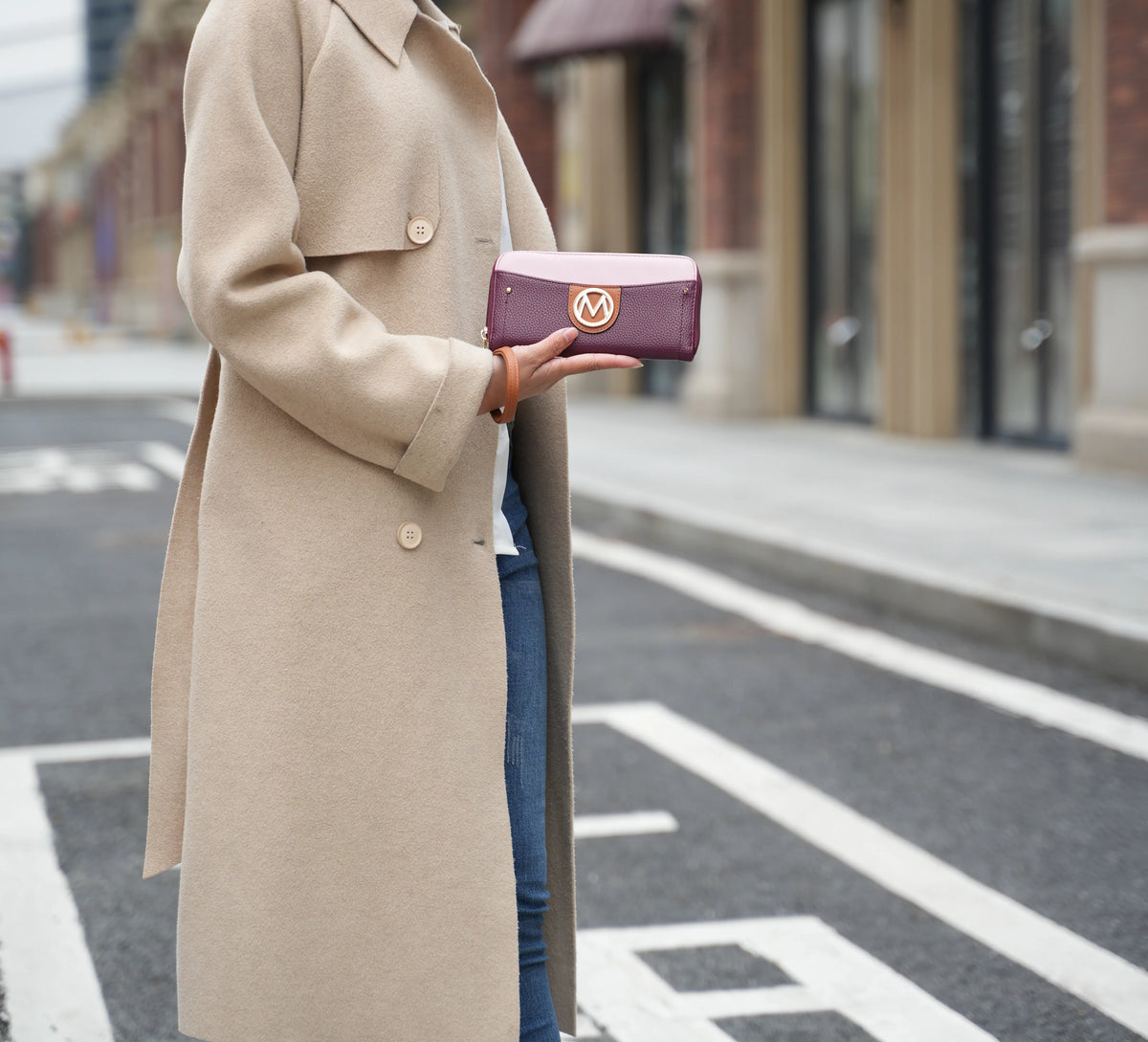 Burgundy Tote Bag & Wristlet Wallet E17360
