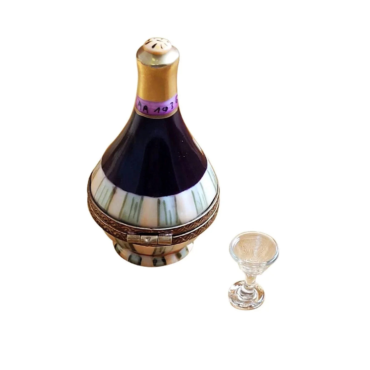 Porcelain Figurine with Removable Wine Glass O81205