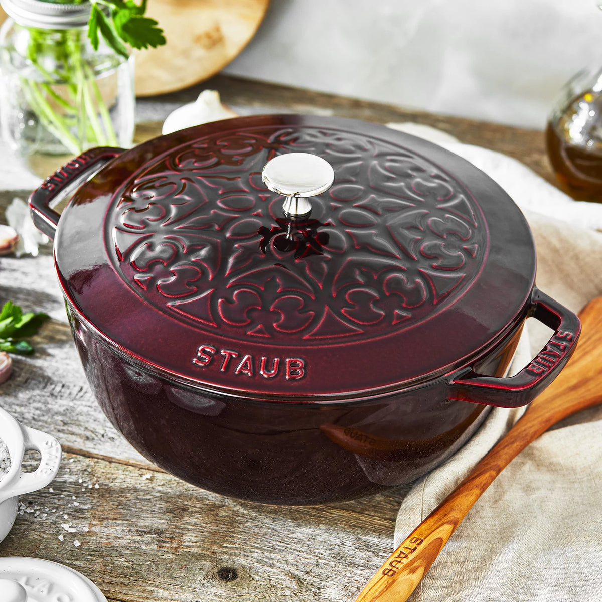 Cast Iron 3.75-qt French Oven with Lid T253630