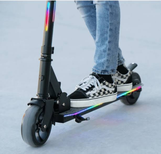 Black Label E100 Electric Scooter B382712