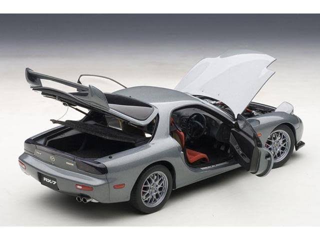 1/18 Diecast Car Model R46545