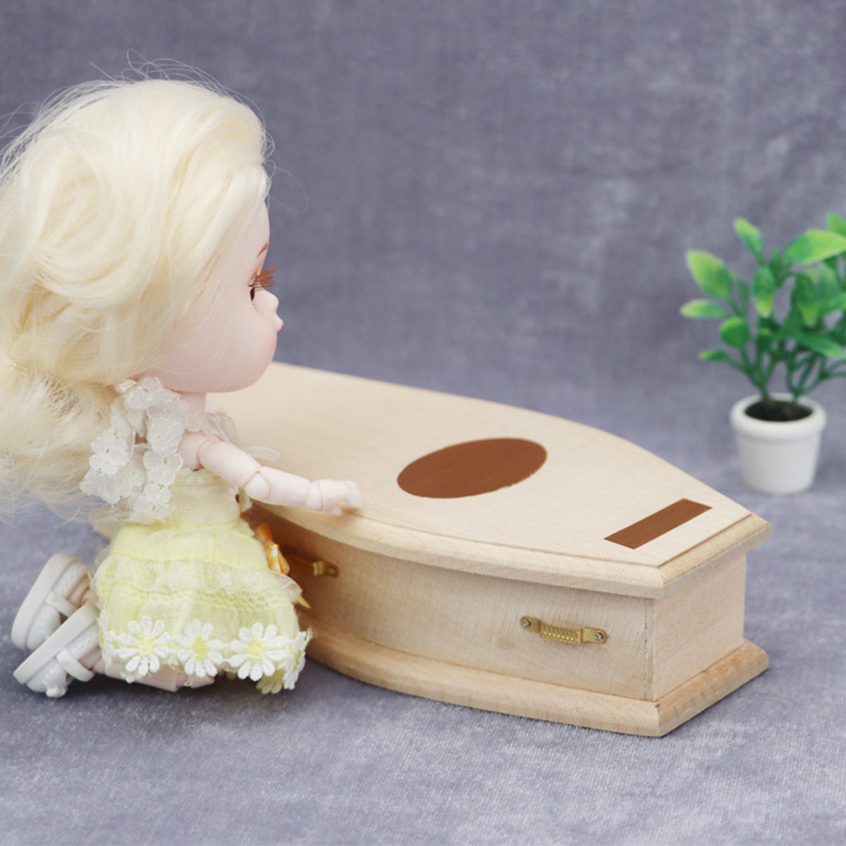 1/12 Scale Miniature Wooden Coffin DIY Decoration R9185