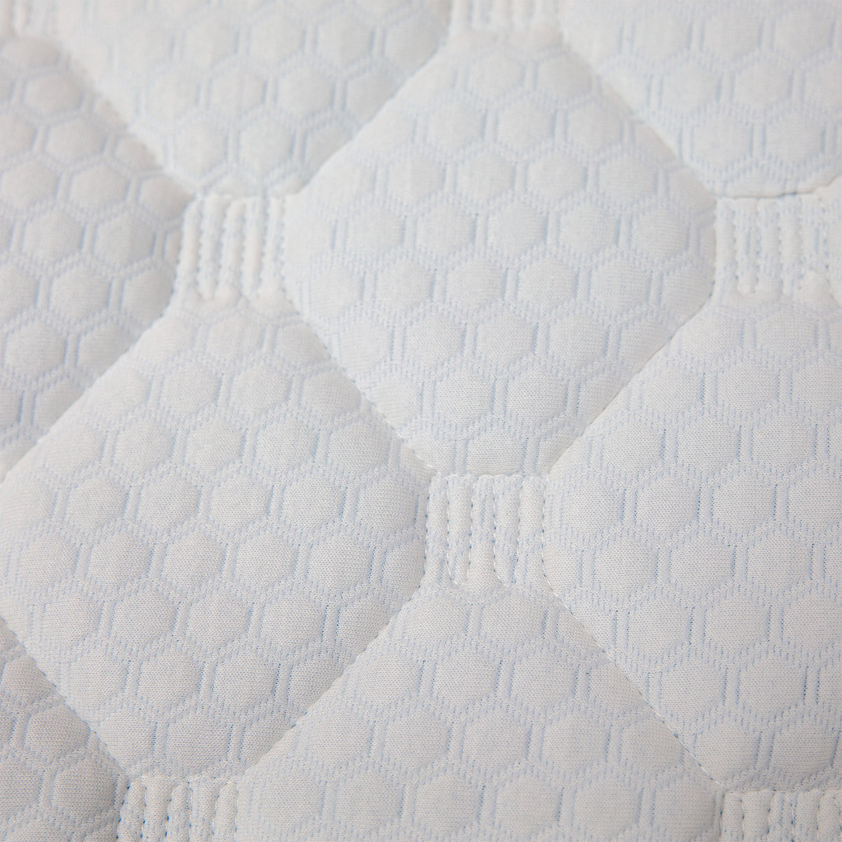 White Full Quilted Memory Foam Mattress Topper Z67681